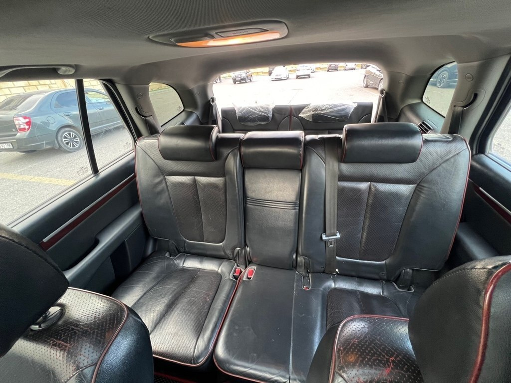 2008 Hyundai Santa Fe, 2.7L, 332000km - Image 9