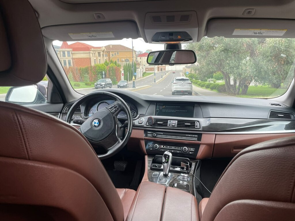 2011 BMW 528, 2.0L, 249000km - Image 5