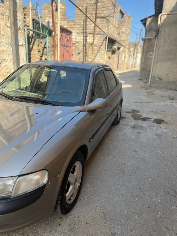 1997 Opel Vectra, 2.0L, 534000km - Image 4