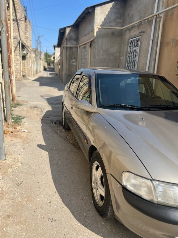 1997 Opel Vectra, 2.0L, 534000km - Image 5