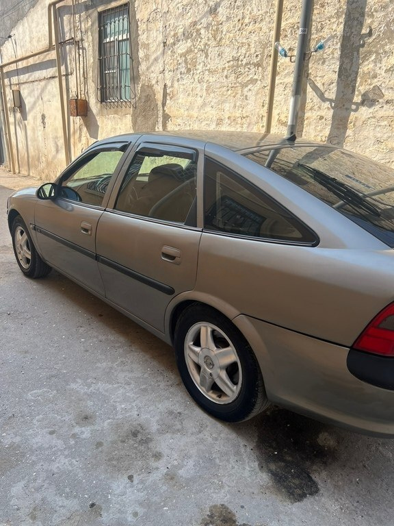 1997 Opel Vectra, 2.0L, 534000km - Image 9