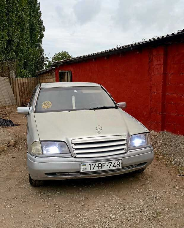 1994 Mercedes C 180, 1.8L, 500000km - Image 1