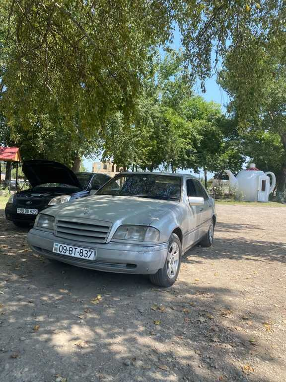 1994 Mercedes C 180, 1.8L, 500000km - Image 2
