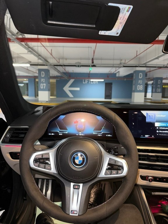 2022 BMW i4, 0.0L, 55000km - Image 12