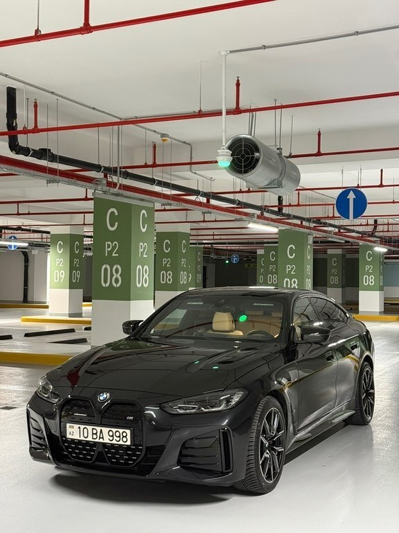 2022 BMW i4, 0.0L, 55000km - Image 3