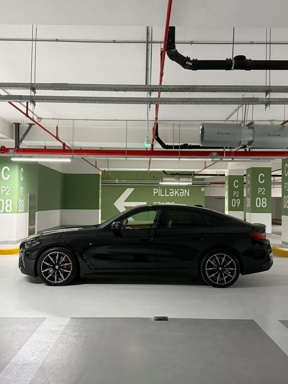 2022 BMW i4, 0.0L, 55000km - Image 4