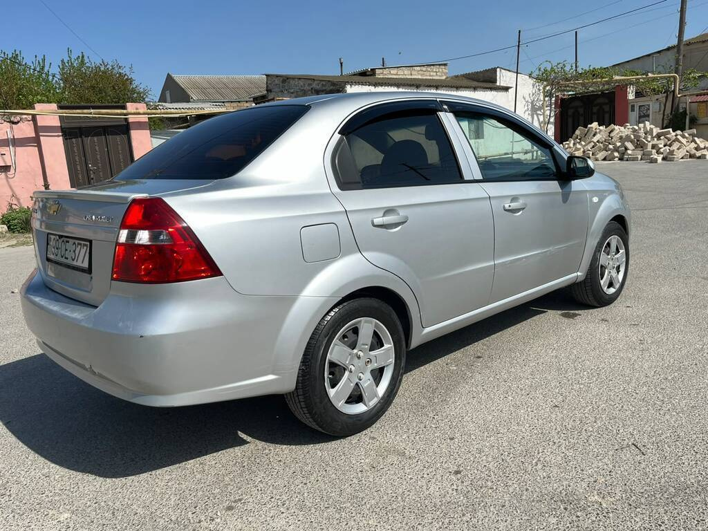 2011 Chevrolet Aveo, 1.4L, 325432km - Image 2