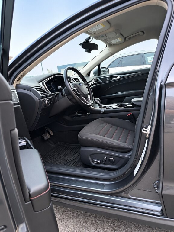 2016 Ford Fusion (North America), 1.5L, 261494km - Image 12