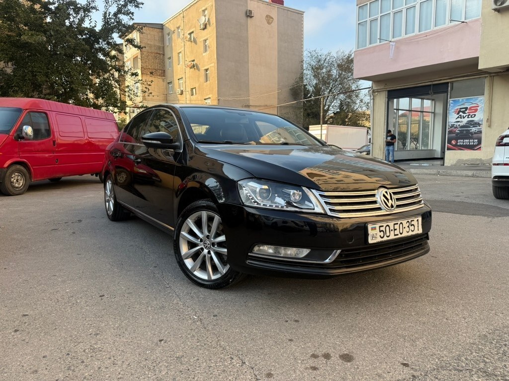 2012 Volkswagen Passat, 1.8L, 223000km - Image 2