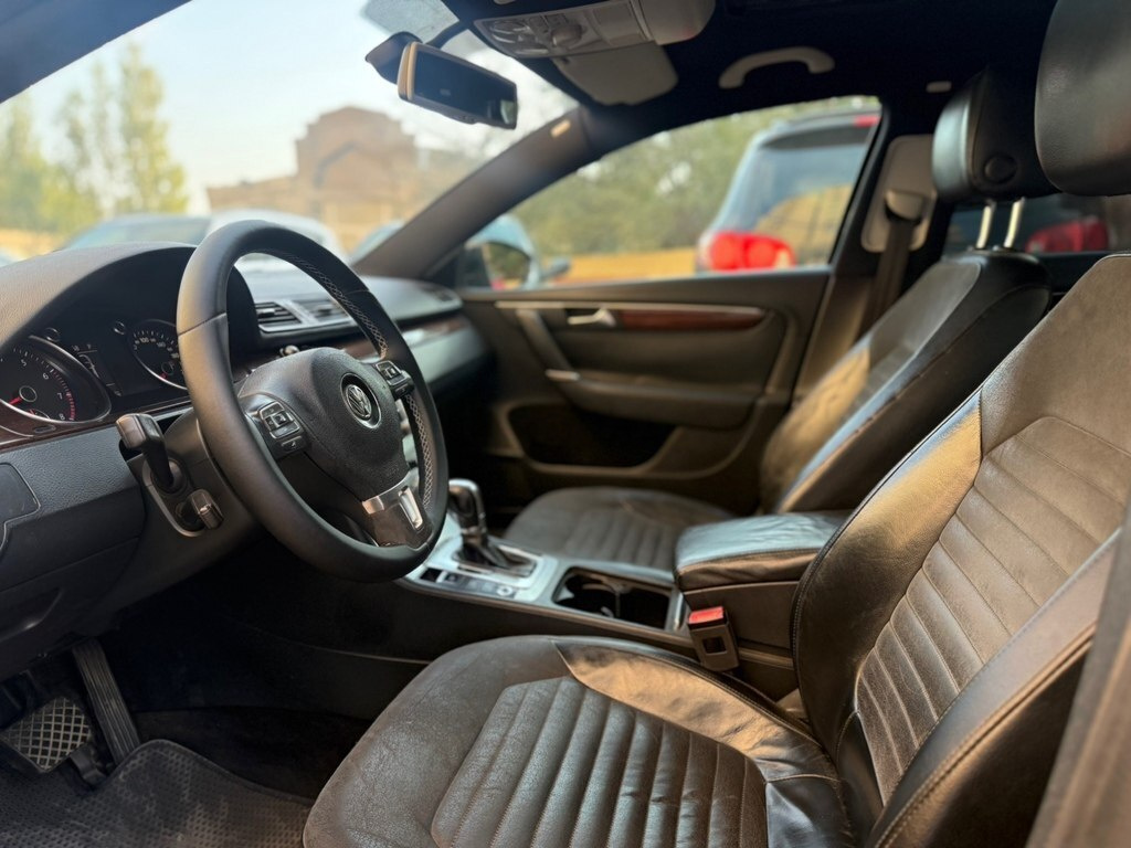 2012 Volkswagen Passat, 1.8L, 223000km - Image 13