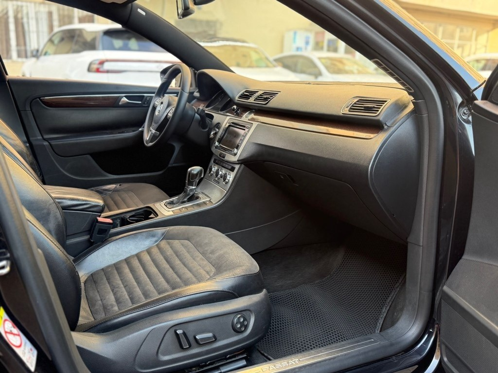 2012 Volkswagen Passat, 1.8L, 223000km - Image 14