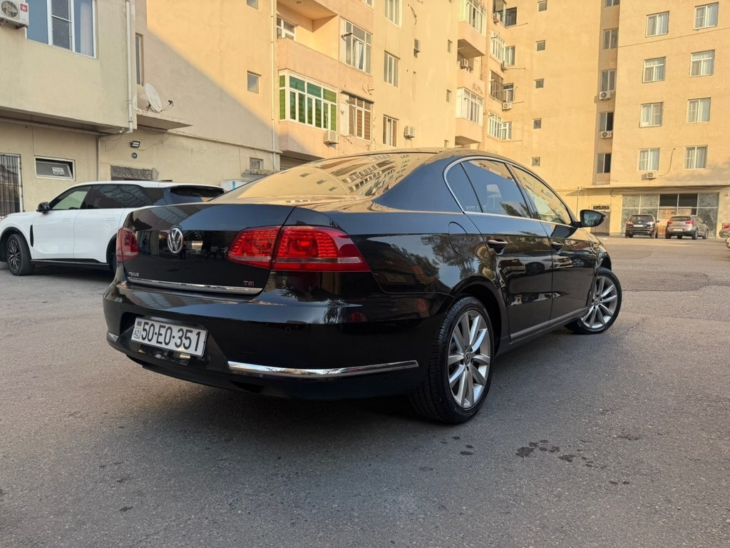 2012 Volkswagen Passat, 1.8L, 223000km - Image 8