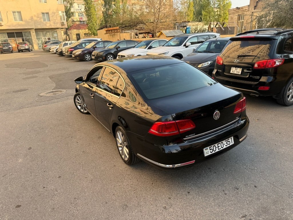 2012 Volkswagen Passat, 1.8L, 223000km - Image 9