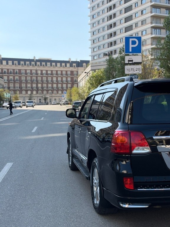 2012 Toyota Land Cruiser, 4.0L, 235000km - Image 14