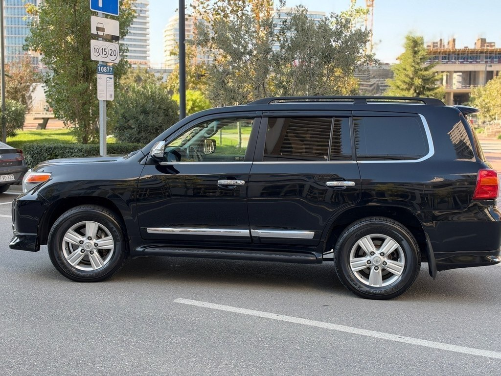 2012 Toyota Land Cruiser, 4.0L, 235000km - Image 3