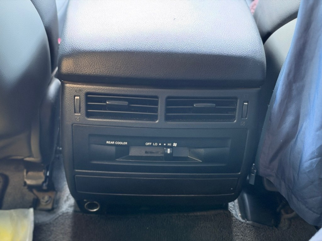 2012 Toyota Land Cruiser, 4.0L, 235000km - Image 4