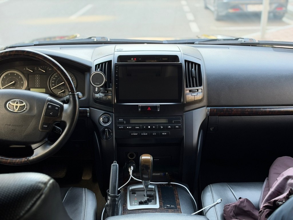 2012 Toyota Land Cruiser, 4.0L, 235000km - Image 8