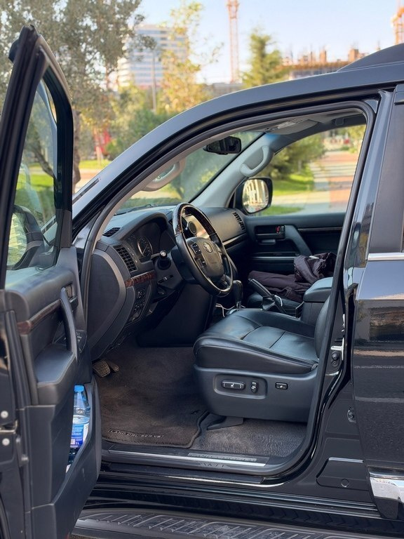 2012 Toyota Land Cruiser, 4.0L, 235000km - Image 9