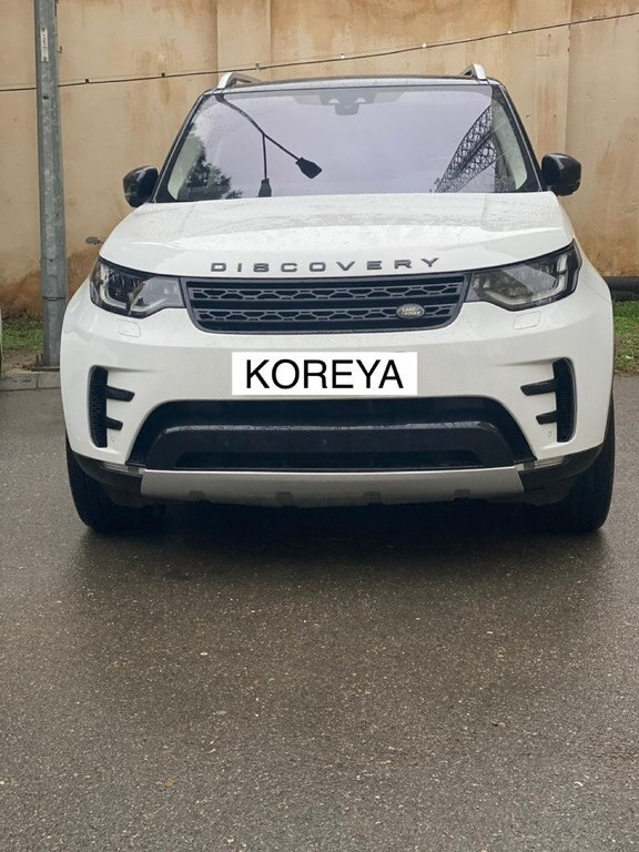2017 Land Rover Discovery, 3.0L, 150000km - Image 1