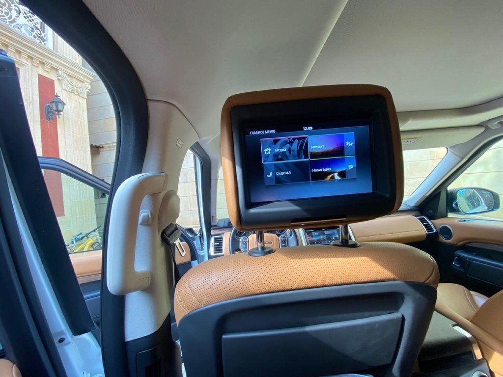 2017 Land Rover Discovery, 3.0L, 150000km - Image 14
