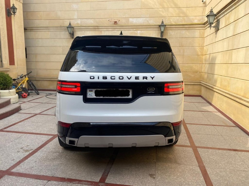 2017 Land Rover Discovery, 3.0L, 150000km - Image 3
