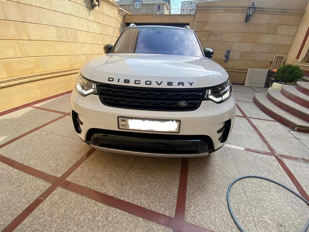 2017 Land Rover Discovery, 3.0L, 150000km - Image 5