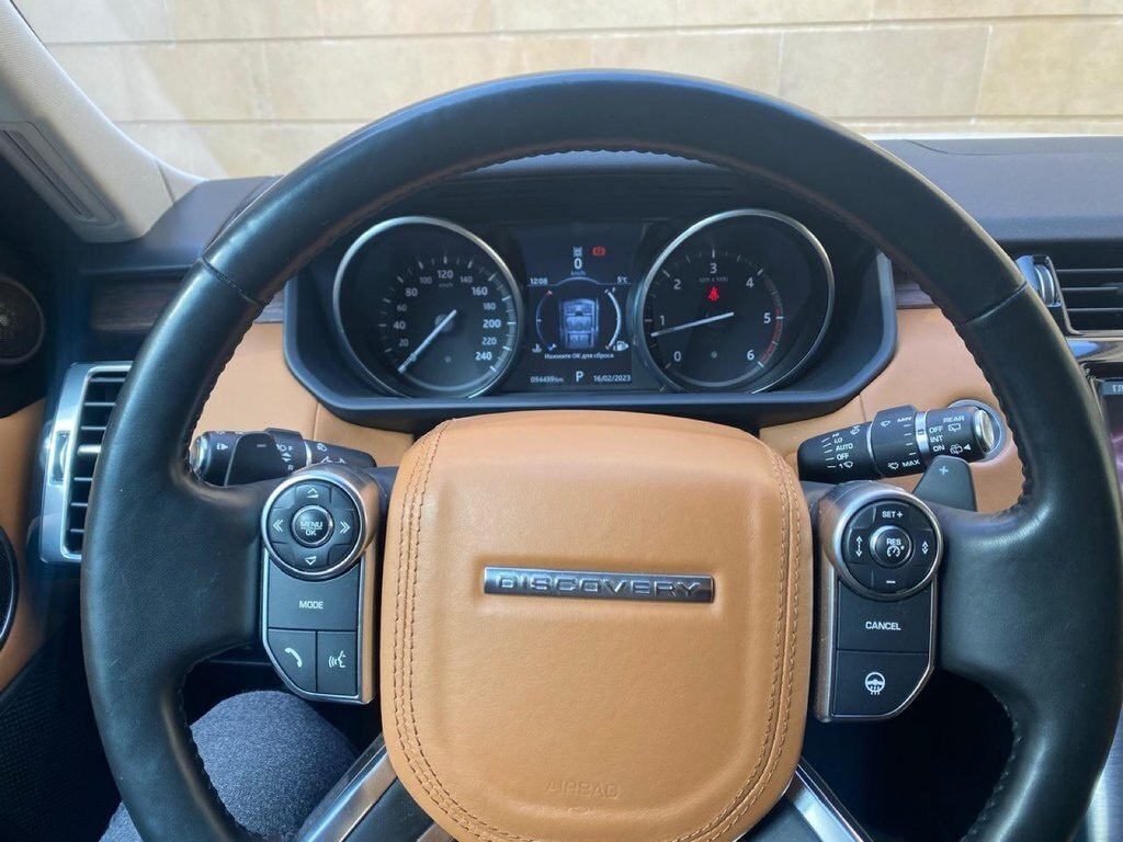 2017 Land Rover Discovery, 3.0L, 150000km - Image 7