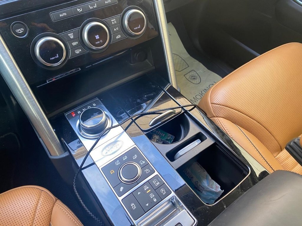 2017 Land Rover Discovery, 3.0L, 150000km - Image 9
