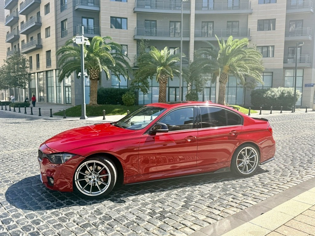 2014 BMW 328, 2.0L, 220000km - Image 4