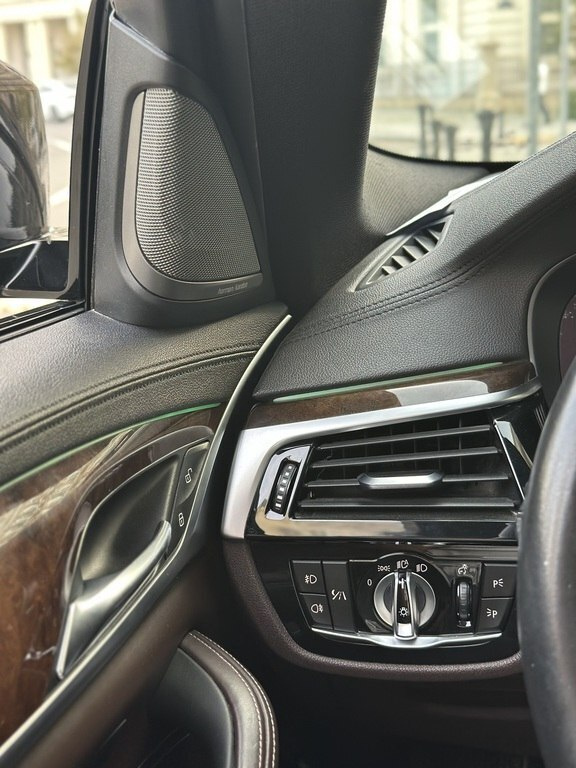 2017 BMW 530, 2.0L, 178000km - Image 14