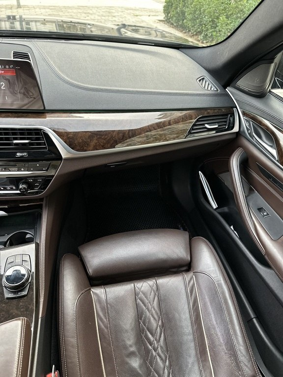 2017 BMW 530, 2.0L, 178000km - Image 15