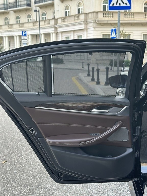 2017 BMW 530, 2.0L, 178000km - Image 17