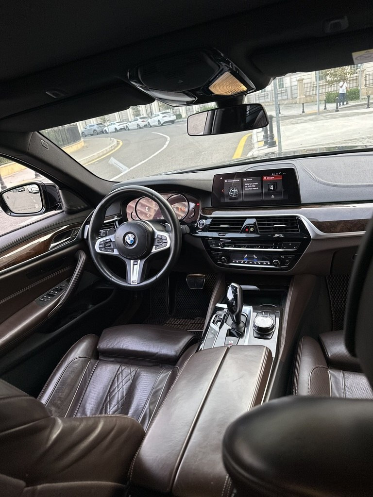 2017 BMW 530, 2.0L, 178000km - Image 9
