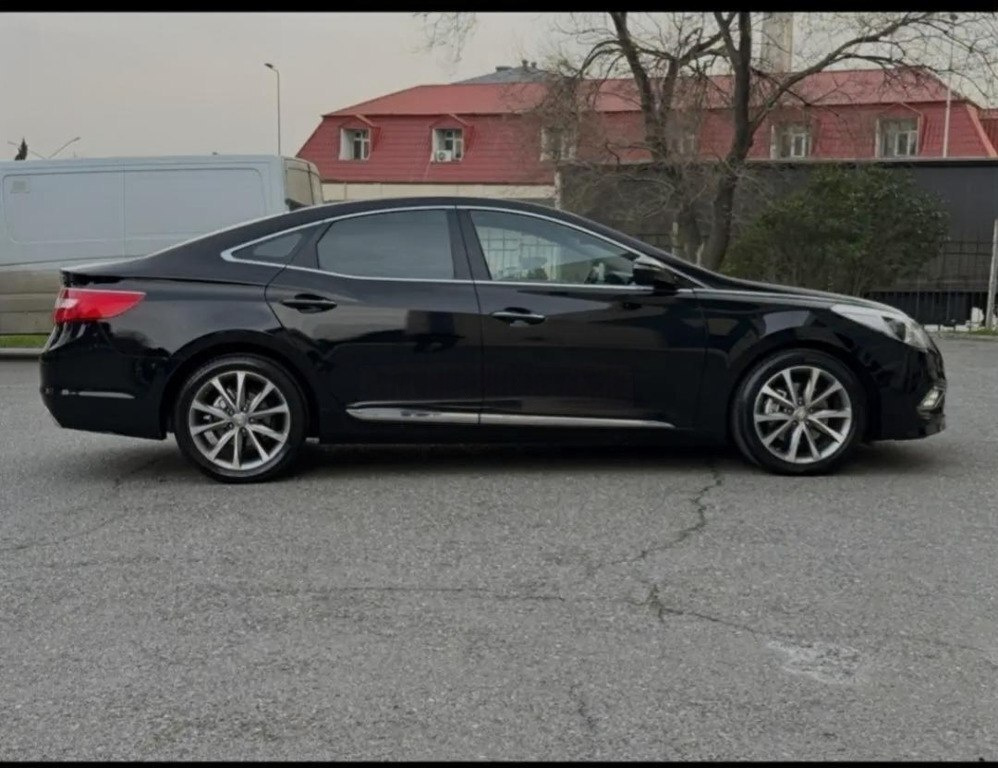 2015 Hyundai Grandeur, 2.2L, 187000km - Image 5