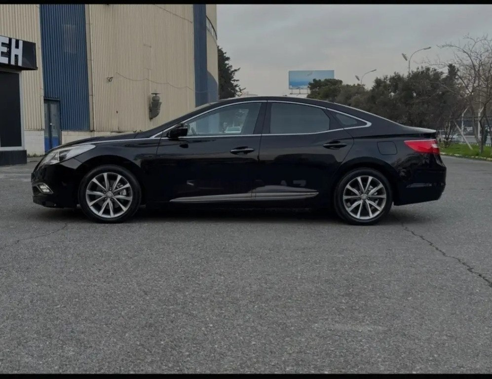 2015 Hyundai Grandeur, 2.2L, 187000km - Image 7