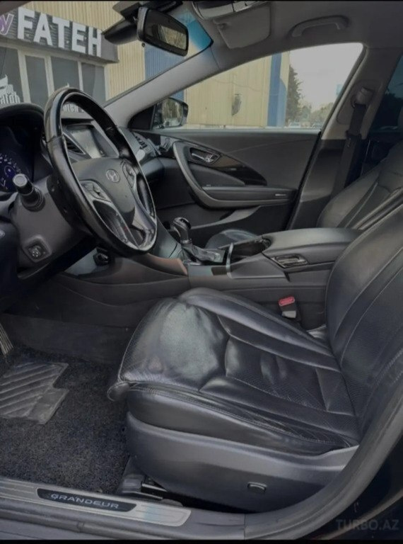 2015 Hyundai Grandeur, 2.2L, 187000km - Image 8