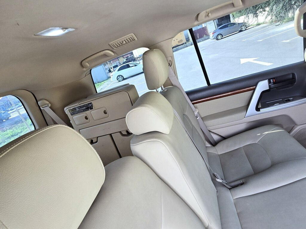 2012 Toyota Land Cruiser, 4.0L, 163000km - Image 11