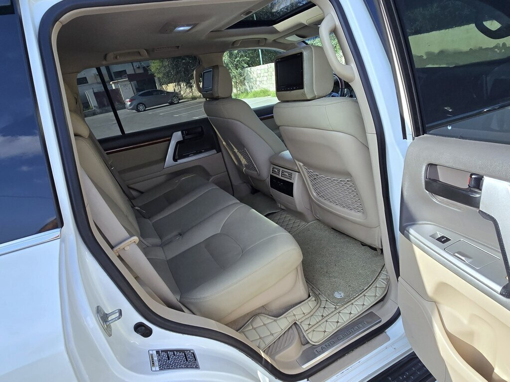 2012 Toyota Land Cruiser, 4.0L, 163000km - Image 8