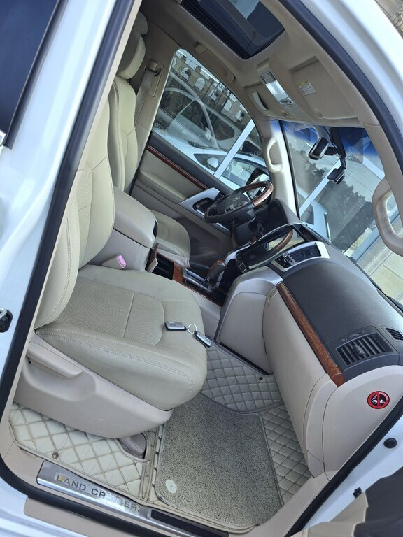 2012 Toyota Land Cruiser, 4.0L, 163000km - Image 10