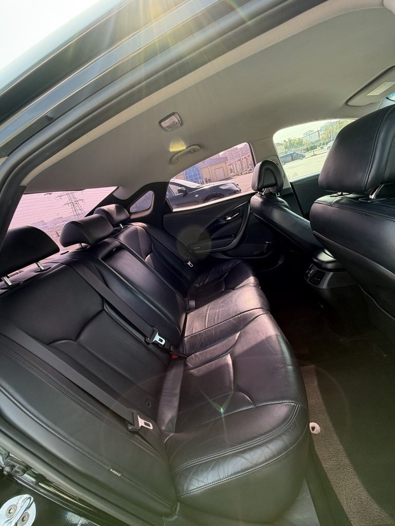 2016 Hyundai Grandeur, 2.2L, 233000km - Image 13