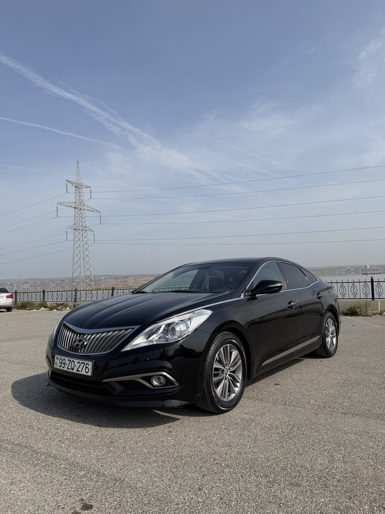 2016 Hyundai Grandeur, 2.2L, 233000km - Image 3