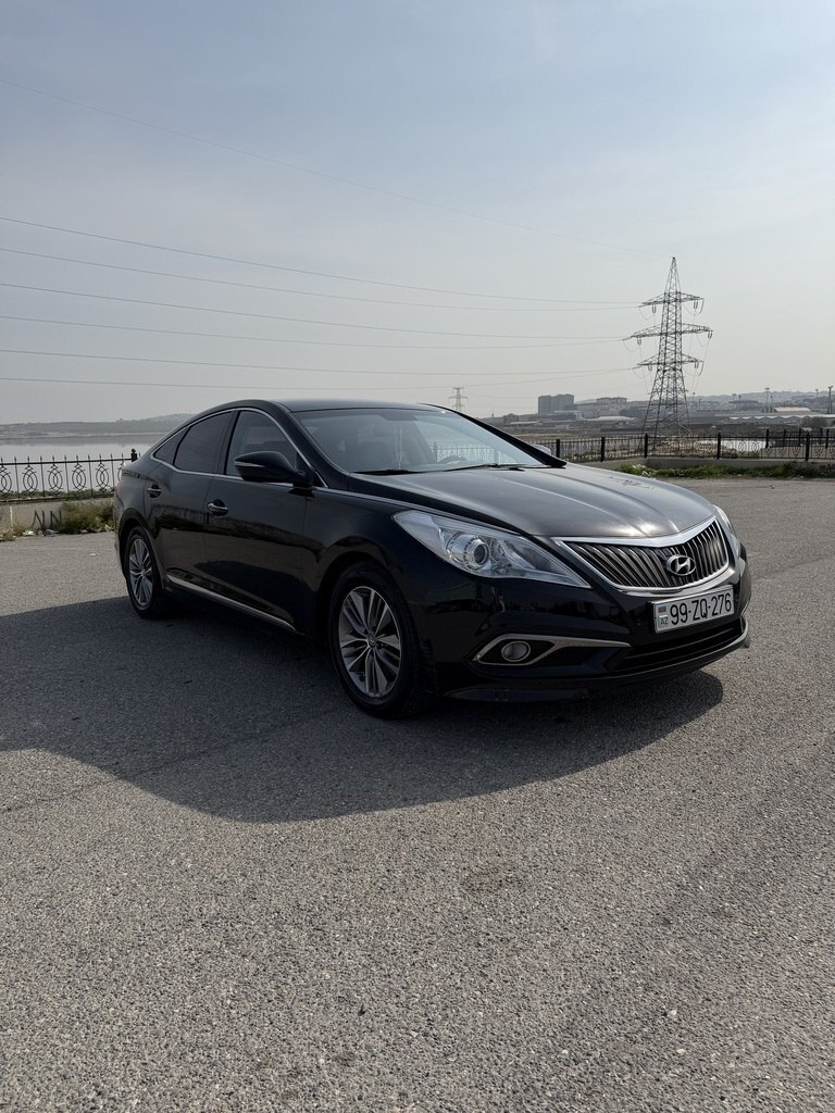 2016 Hyundai Grandeur, 2.2L, 233000km - Image 4