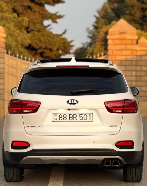 2018 Kia Sorento, 2.0L, 118000km - Image 3