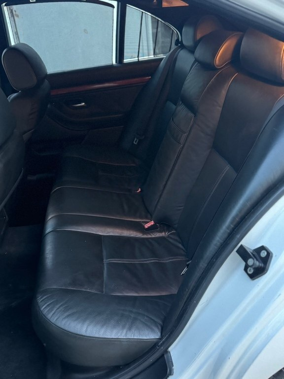 2002 BMW 525, 2.5L, 285000km - Image 12