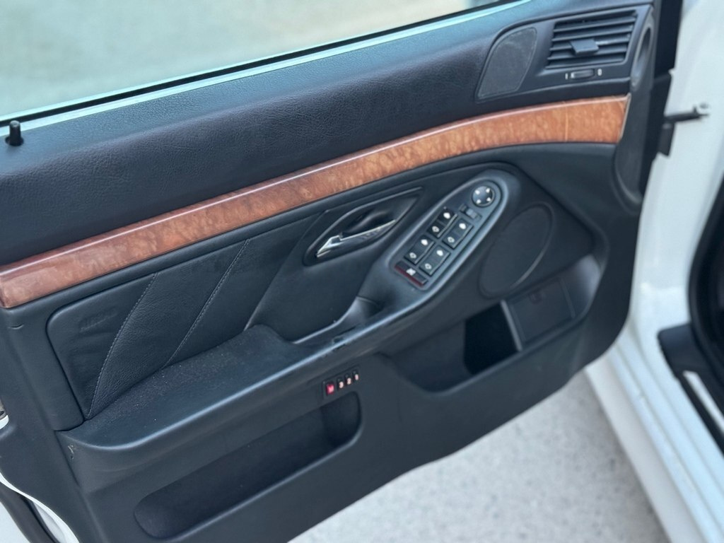 2002 BMW 525, 2.5L, 285000km - Image 15