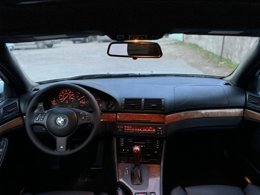 2002 BMW 525, 2.5L, 285000km - Image 8