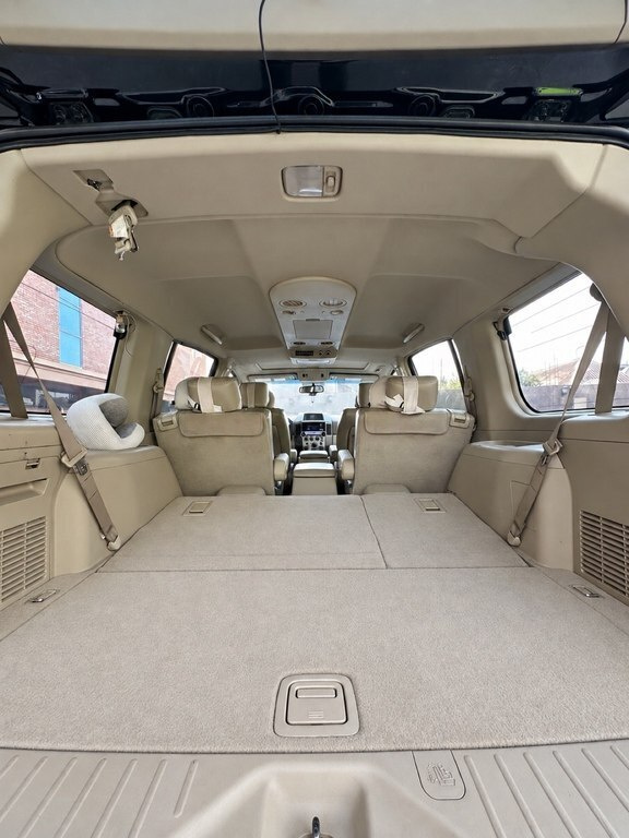 2005 Infiniti QX56, 5.6L, 207000km - Image 3