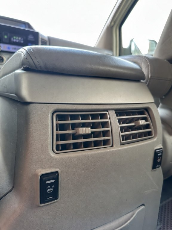 2005 Infiniti QX56, 5.6L, 207000km - Image 5