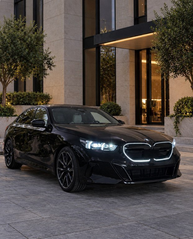 2023 BMW i5, 0.0L, 21000km - Image 3