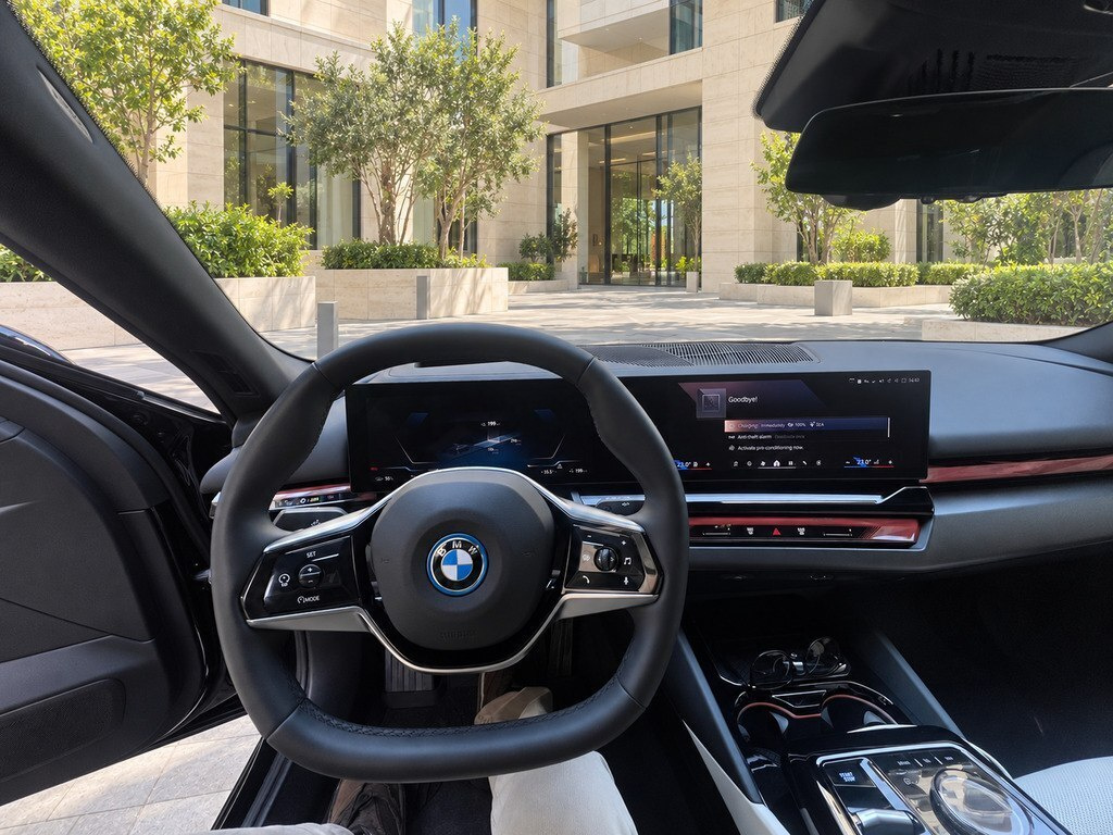 2023 BMW i5, 0.0L, 21000km - Image 8